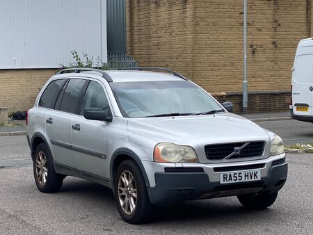 VOLVO XC90 2.4 D5 SE Geartronic AWD 5dr